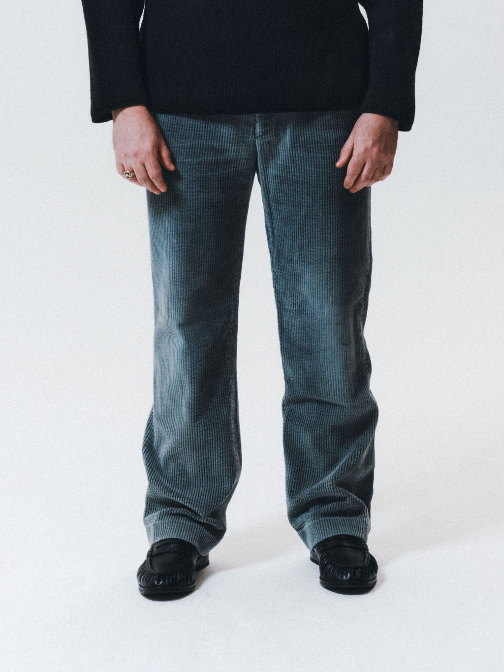 90s Burberrys Corduroy Pleated Baggy Straight Trousers