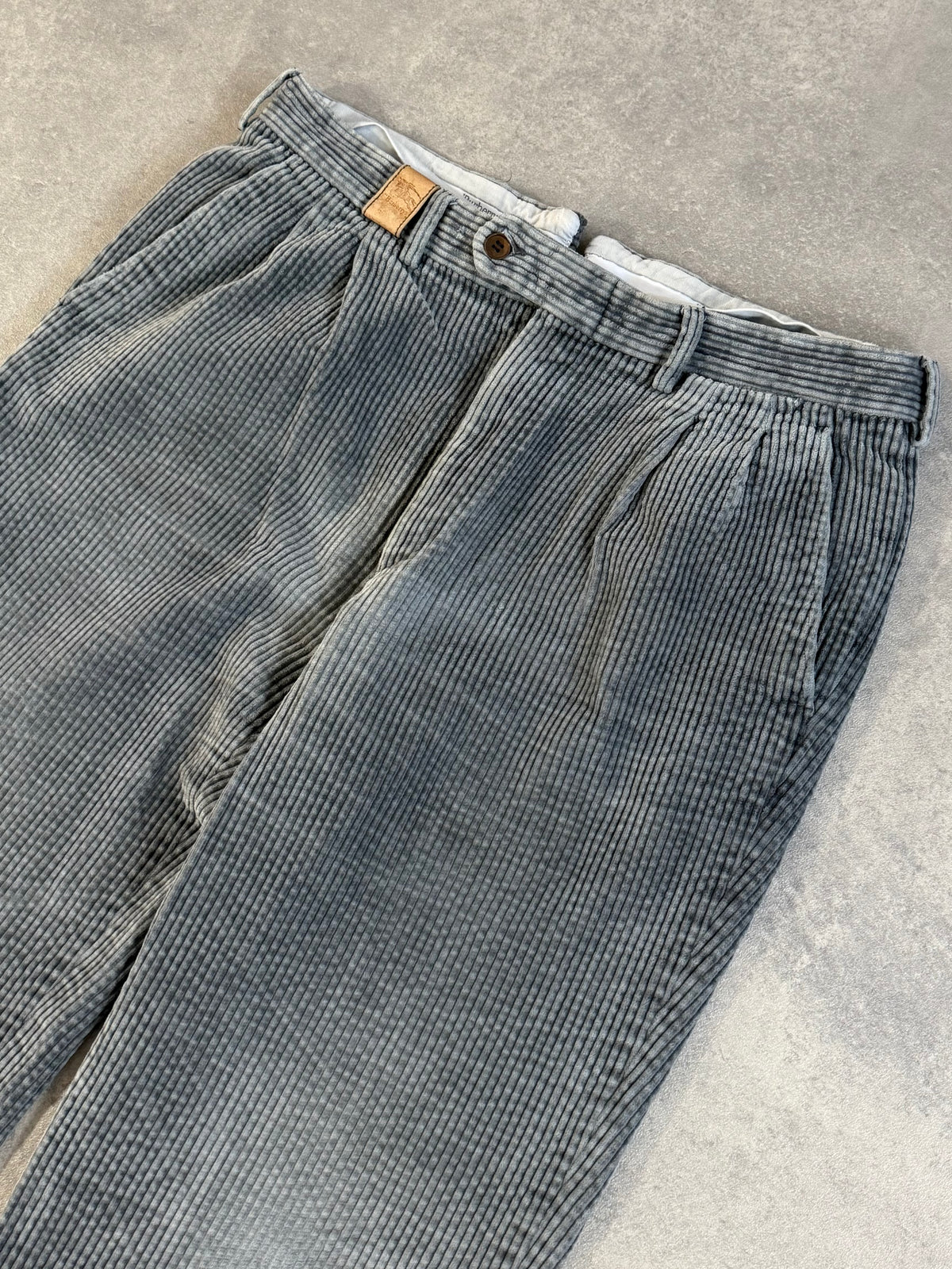 90s Burberrys Corduroy Pleated Baggy Straight Trousers