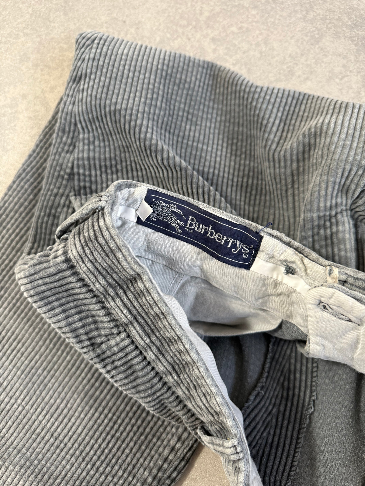 90s Burberrys Corduroy Pleated Baggy Straight Trousers